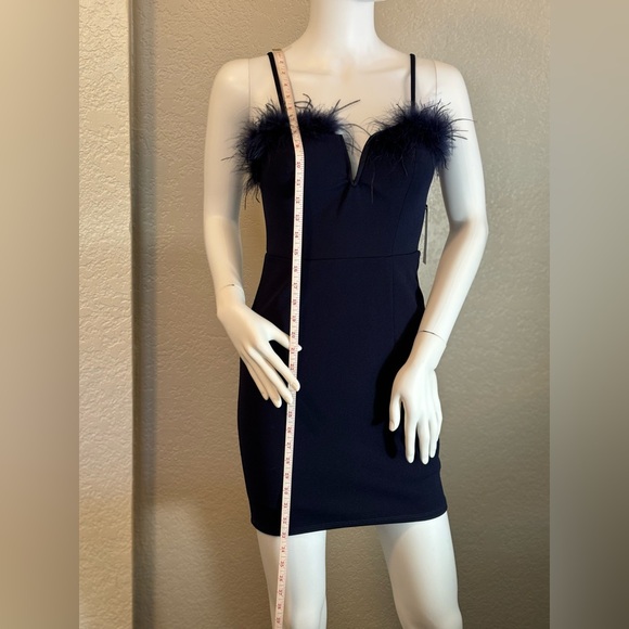 🥳♥️ Xtraordinary Juniors’ Feather Trim V-Neck Slim Dress - Picture 8 of 9